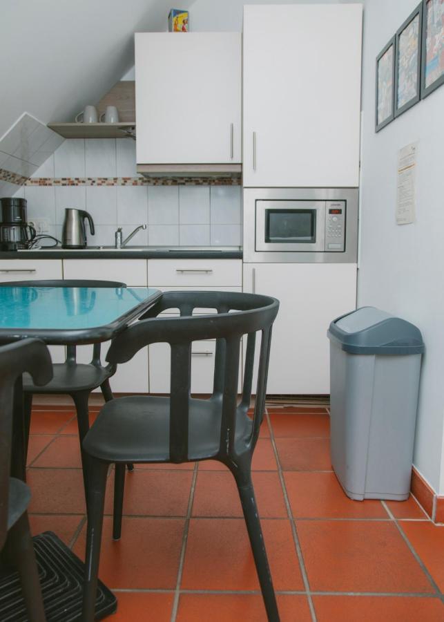 Gaestehaus Vigliarolo Gewerblich Jedes Zimmer Eigenes Bad Gemeinschaftskueche Elmshorn Buitenkant foto
