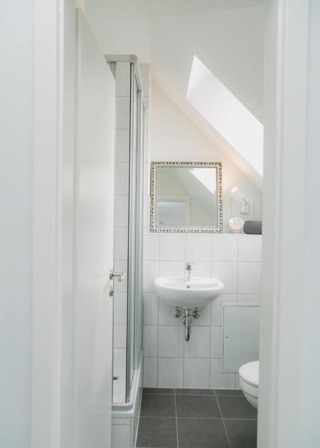 Gaestehaus Vigliarolo Gewerblich Jedes Zimmer Eigenes Bad Gemeinschaftskueche Elmshorn Buitenkant foto
