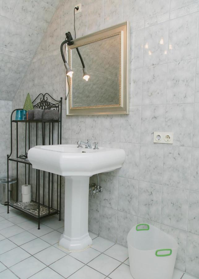 Gaestehaus Vigliarolo Gewerblich Jedes Zimmer Eigenes Bad Gemeinschaftskueche Elmshorn Buitenkant foto