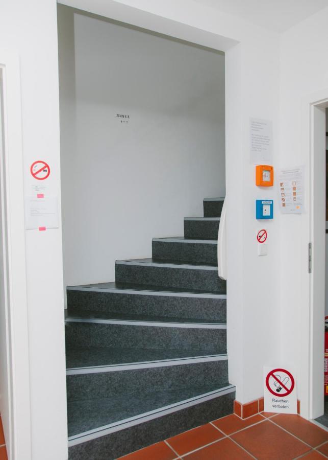 Gaestehaus Vigliarolo Gewerblich Jedes Zimmer Eigenes Bad Gemeinschaftskueche Elmshorn Buitenkant foto