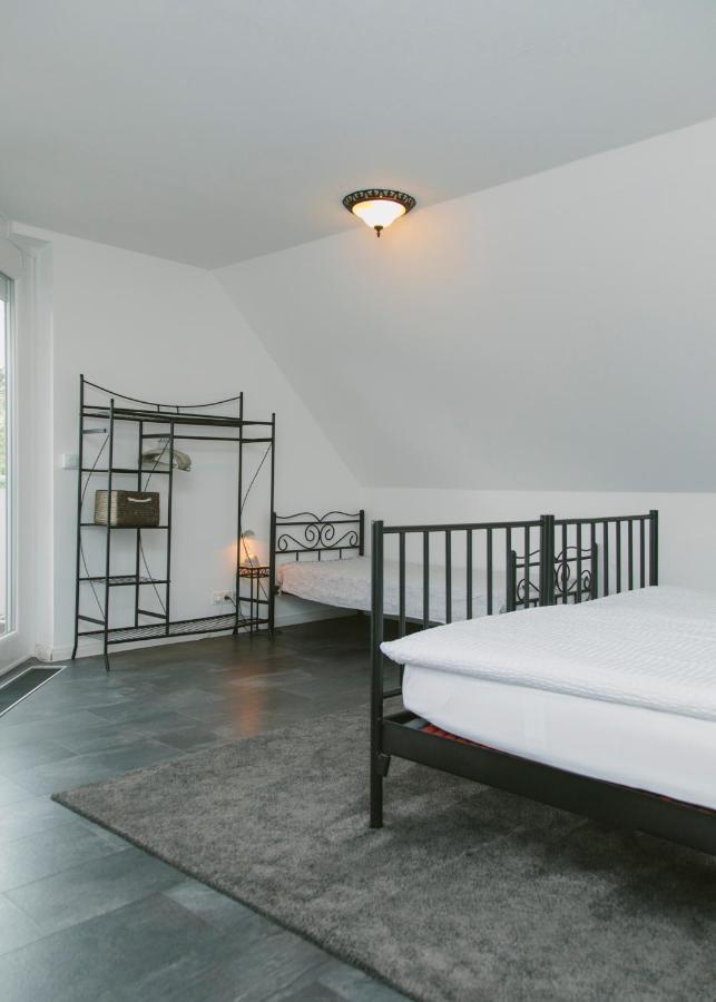 Gaestehaus Vigliarolo Gewerblich Jedes Zimmer Eigenes Bad Gemeinschaftskueche Elmshorn Buitenkant foto