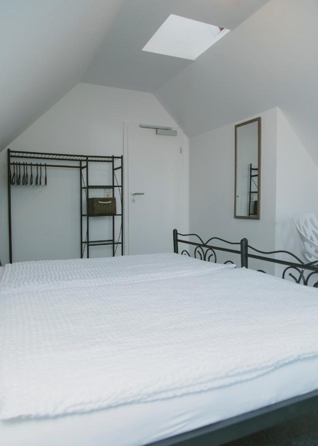Gaestehaus Vigliarolo Gewerblich Jedes Zimmer Eigenes Bad Gemeinschaftskueche Elmshorn Buitenkant foto