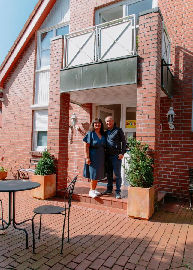 Gaestehaus Vigliarolo Gewerblich Jedes Zimmer Eigenes Bad Gemeinschaftskueche Elmshorn Buitenkant foto