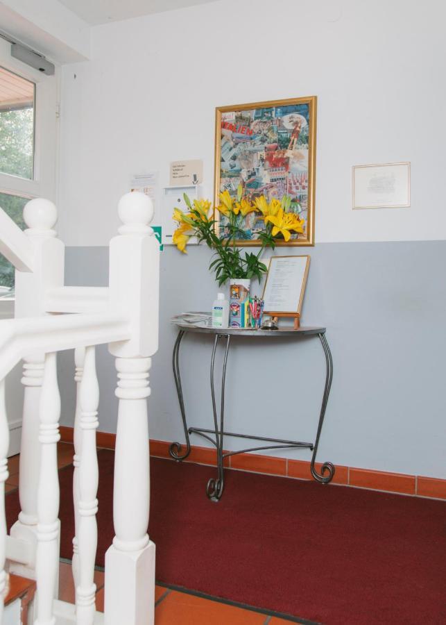 Gaestehaus Vigliarolo Gewerblich Jedes Zimmer Eigenes Bad Gemeinschaftskueche Elmshorn Buitenkant foto