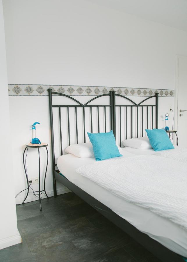 Gaestehaus Vigliarolo Gewerblich Jedes Zimmer Eigenes Bad Gemeinschaftskueche Elmshorn Buitenkant foto