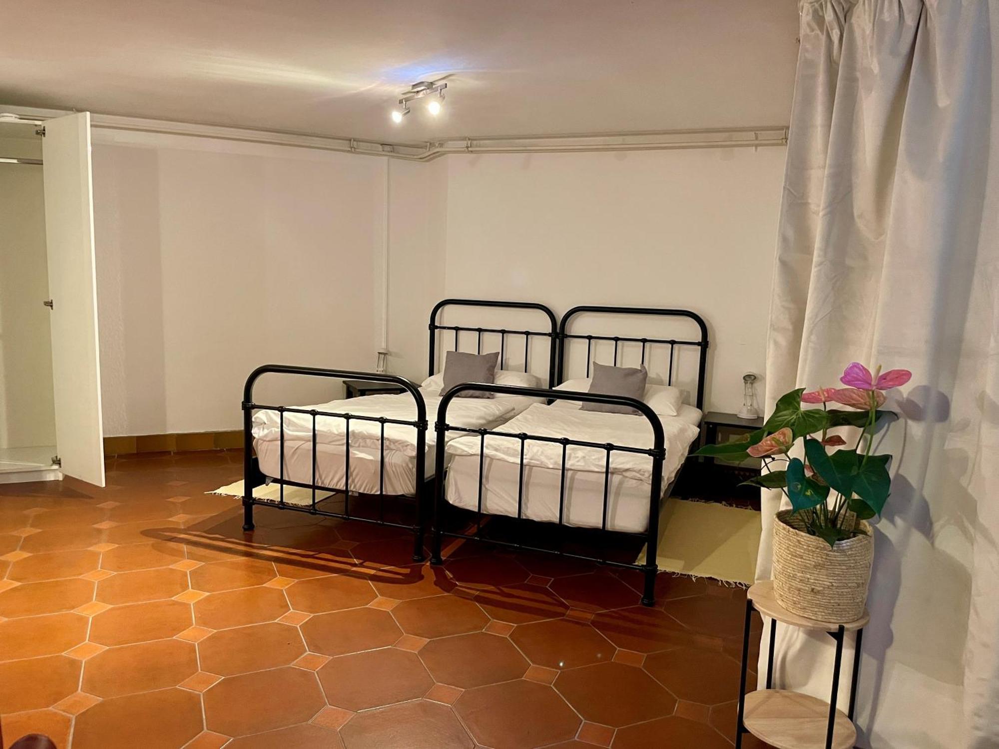 Gaestehaus Vigliarolo Gewerblich Jedes Zimmer Eigenes Bad Gemeinschaftskueche Elmshorn Buitenkant foto